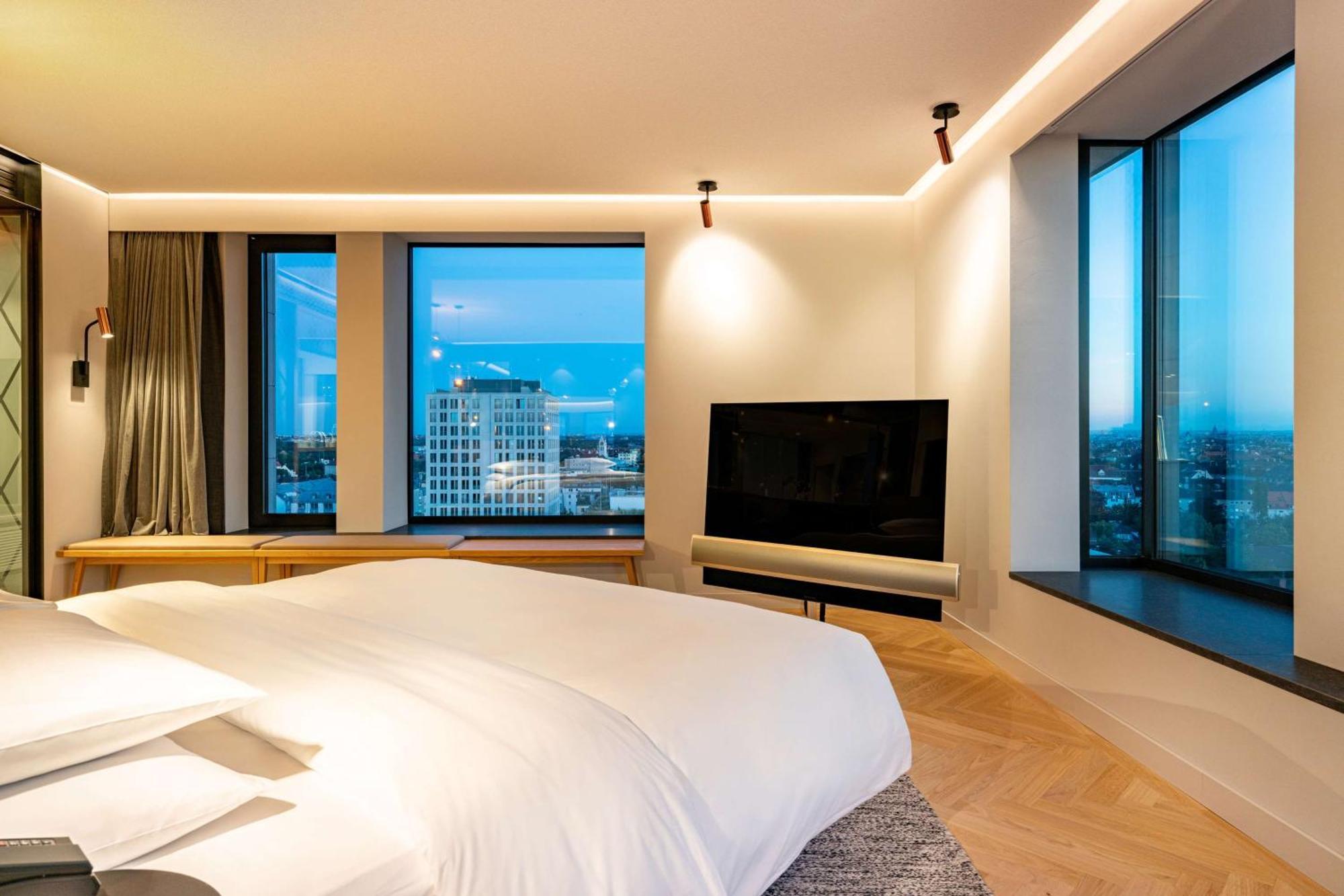 Готель Andaz Munich Schwabinger Tor, By Hyatt Екстер'єр фото A bedroom at the hotel
