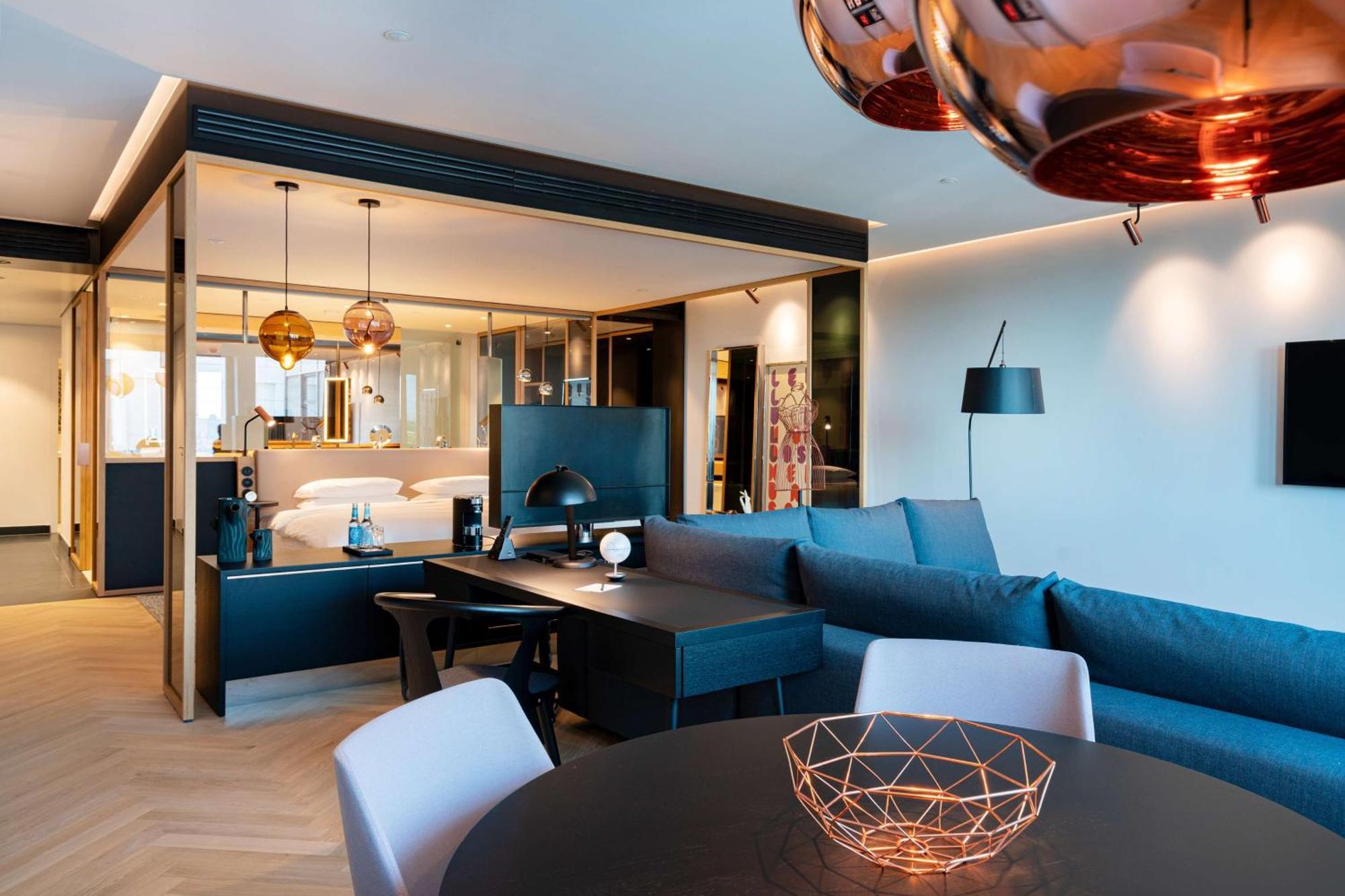 Готель Andaz Munich Schwabinger Tor, By Hyatt Екстер'єр фото The interior of a suite at the hotel
